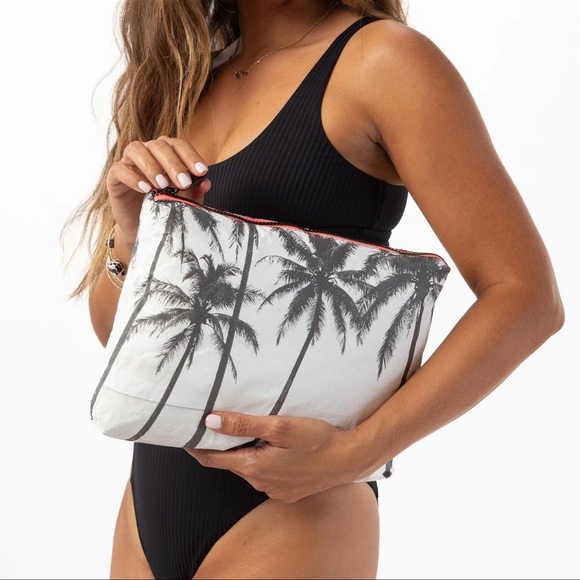 Aloha Collection Pouch - Kalapana - Picture 1 of 1